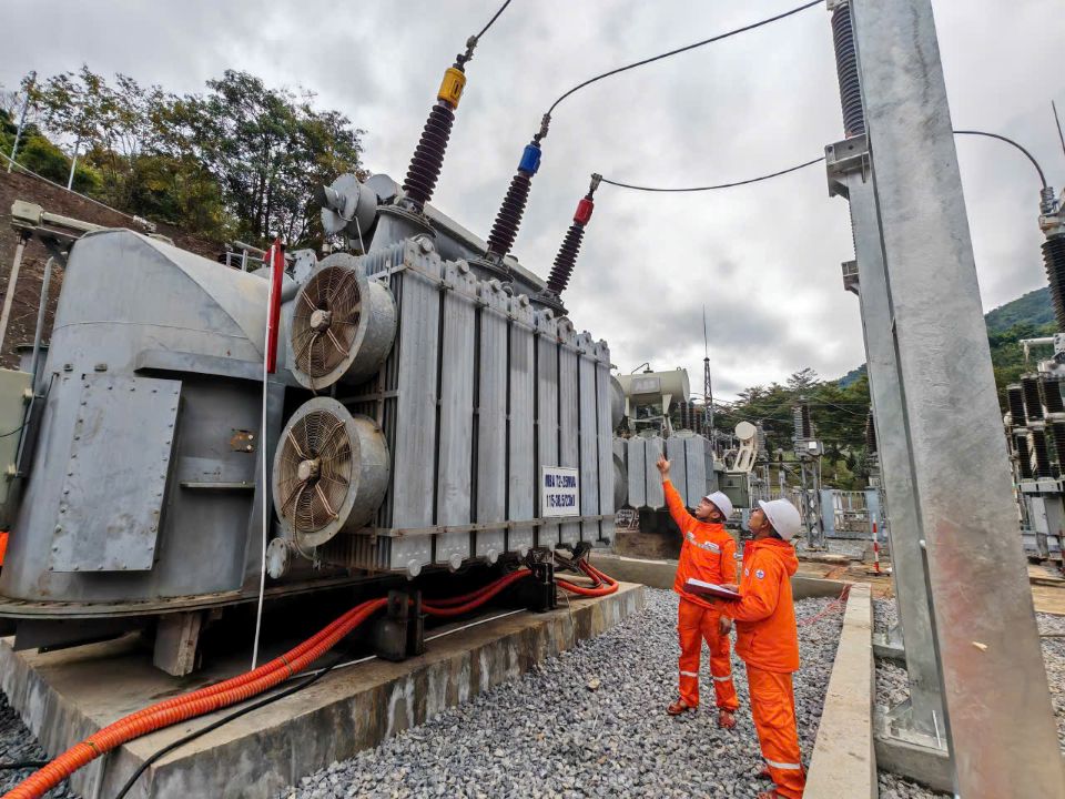 Đóng điện thành công đưa vào vận hành MBA T2 - Trạm 110kV Sông Mã 